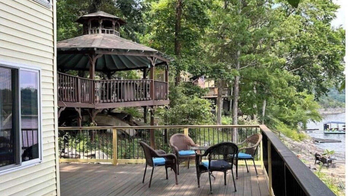 Lancaster House | Paradise Retreat