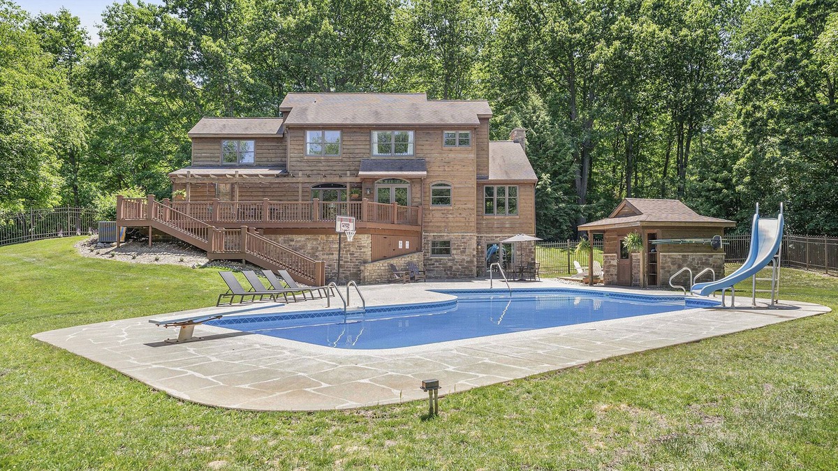 West Olive House | Paradise Retreat with private acreage, near the beach and hiking trails