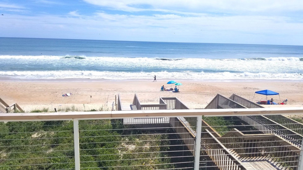 Surf City House | Paradise Revisited-Oceanfront-Sleeps 22-7bd/5bth+Elevator+2 Living Rooms