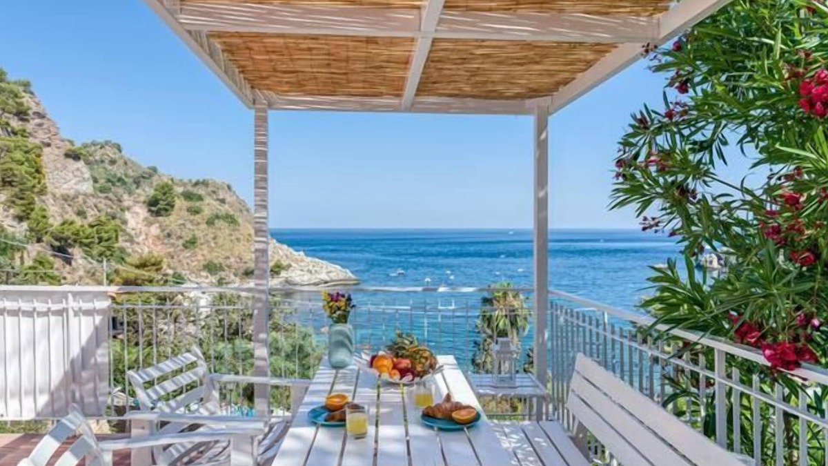 Mazzaro Villa | Paradisea Taormina Puutarhan Edessä