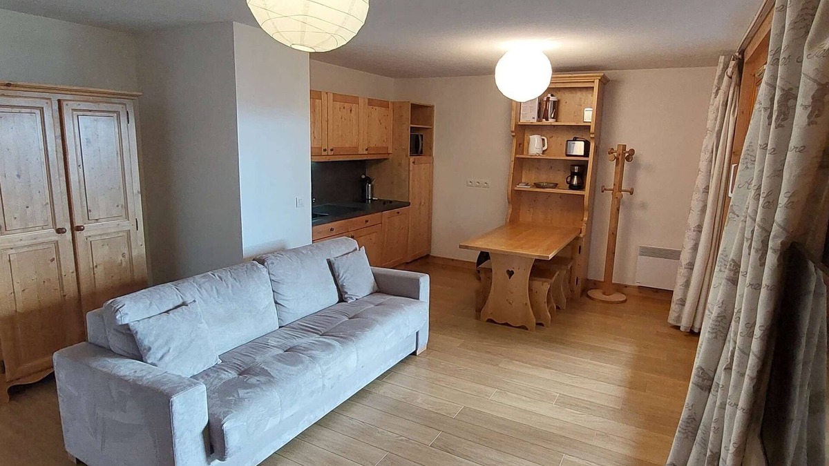 Vallandry Apartment | Paradiski beautiful renovated apartment plan peisey