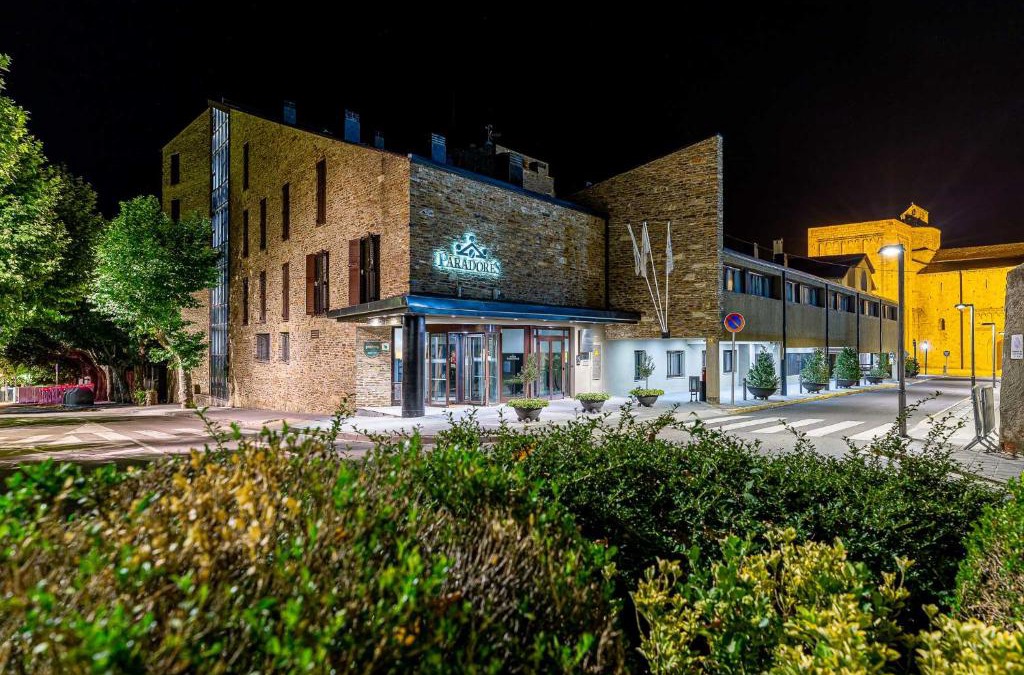 Seu de Urgell Hotel | Parador De La Seu D'urgell