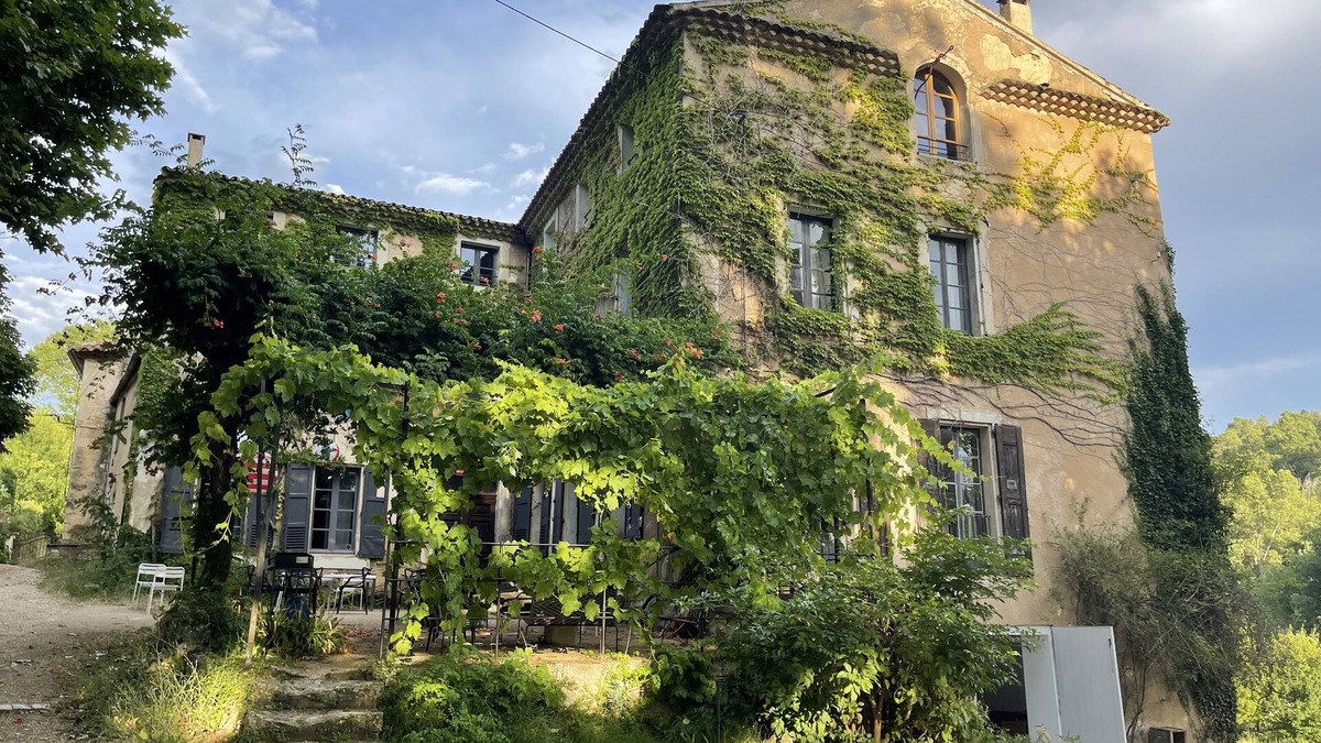 Rustrel Bed & Breakfast | Parenthèse En Luberon