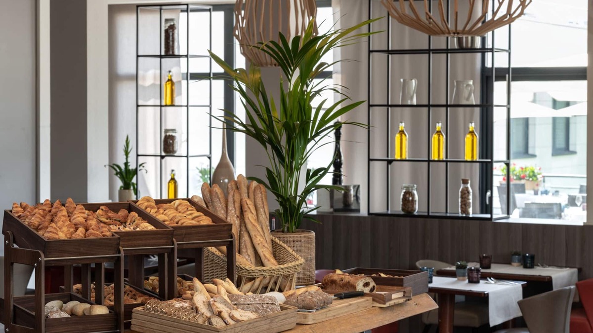 Roissy-en-France Hotel | Paris Marriott Charles de Gaulle Airport Hotel