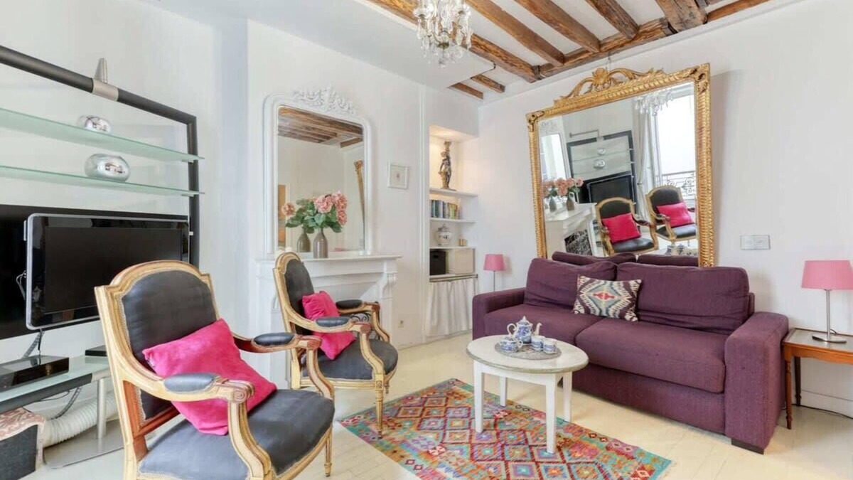 Quartier Sainte-Avoye Apartment | Parisian Cocoon 1bdr Flat - Prime Loc le Marais