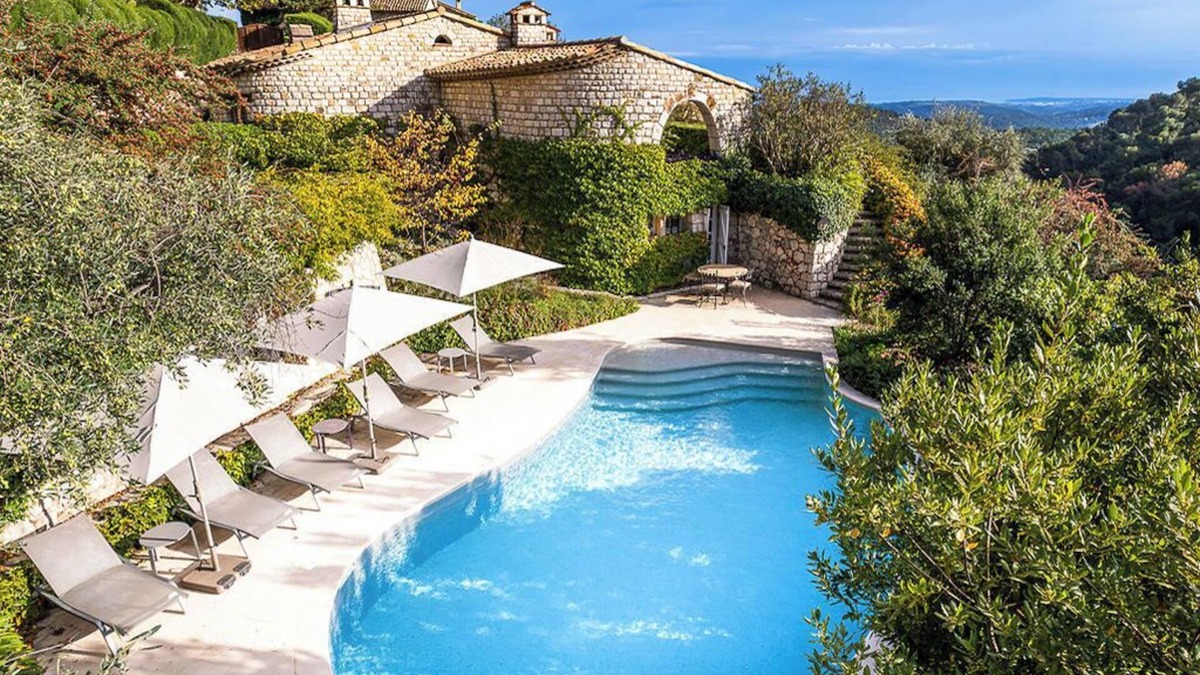 Tourrettes-sur-Loup Villa | PARISIAN HOTELIER’S BOLT HOLE: BEAUTIFUL VILLA, CENTRAL LOCATION, POOL AND VIEWS