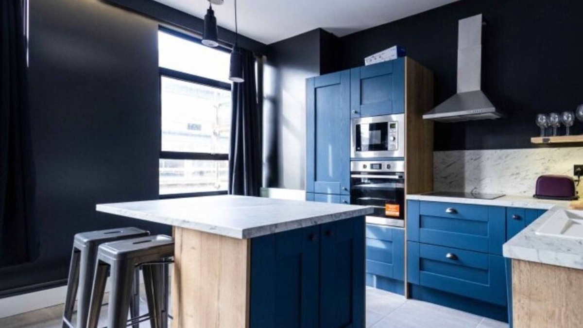 North Shore Apartment | Parisian Suite Sasco Apartments