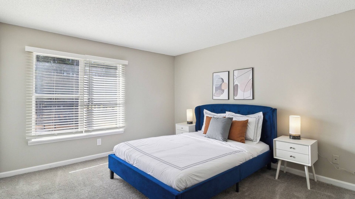 Ellenwood Apartment | Park at London G8 I Spacious 2 Bed 2 Bath
