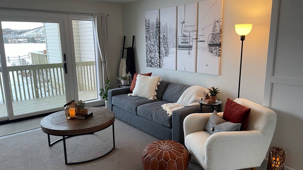 Park Meadows Condo | Park City Condo with free shuttle access to Park City & Deer Valley ski resorts
