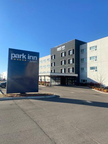 Leduc Hotel | Park Inn by Radisson Edmonton Airport