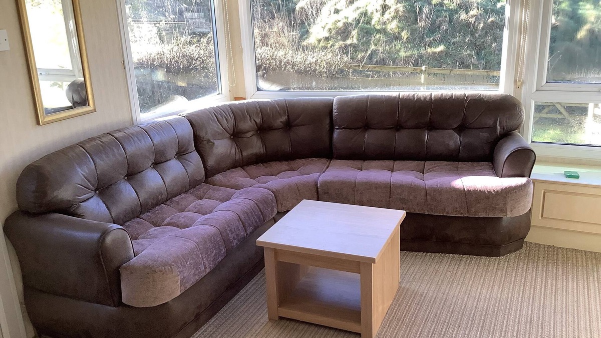 Builth Wells House | Park Lodge sleeps 6 On Beautiful Rural Welsh Farm