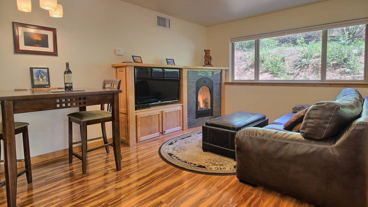 Yosemite West Apartment | Park Reservation Included - Inside the Park Gates