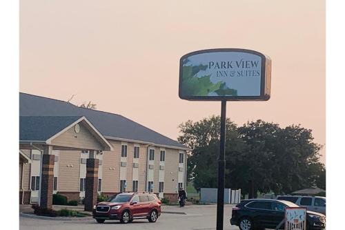 Hoisington Hotel | Park View Inn & Suites, Hoisington