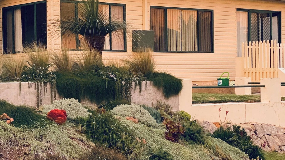 Beecroft Peninsula Cottage | Parker's on Walton,nCosy Family Cottage, 5 min walk to beach, Bowling Club