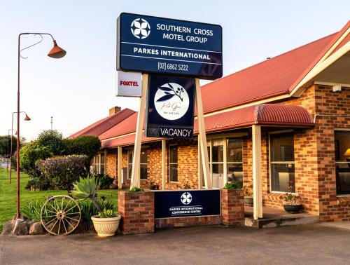 Parkes Hotel | Parkes International