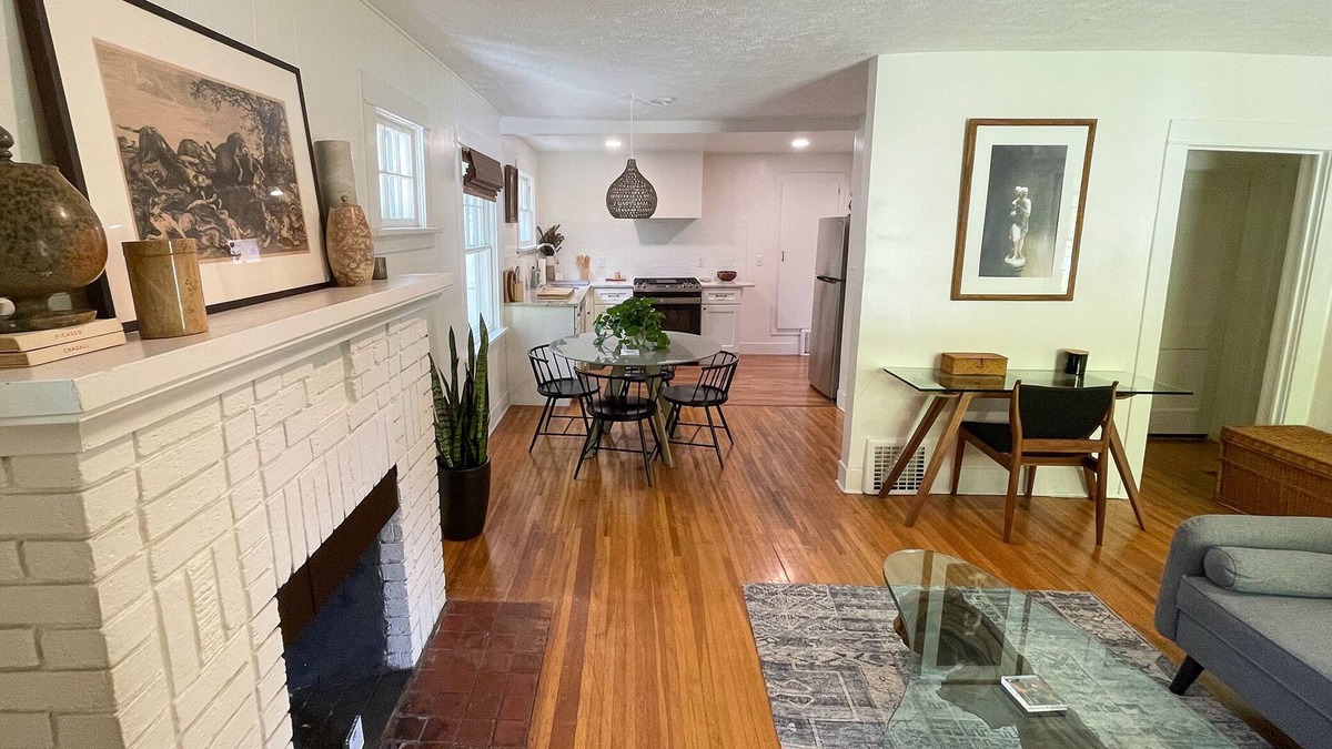 Manito House | Parkside Bungalow steps away from Manito Park