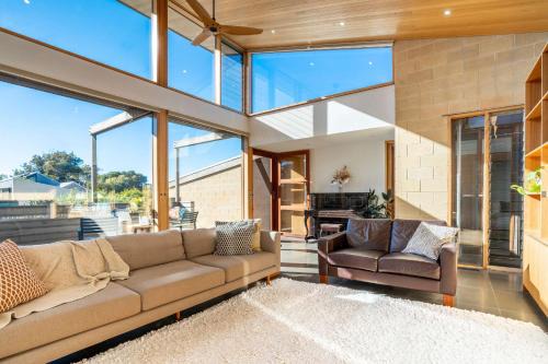 Jan Juc House | Parkview Family Retreat with Pool