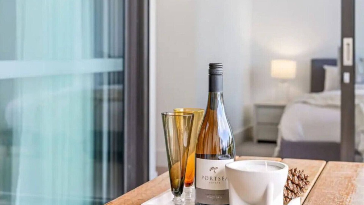 Mornington Apartment | Parkvue 11 | What a Spot!