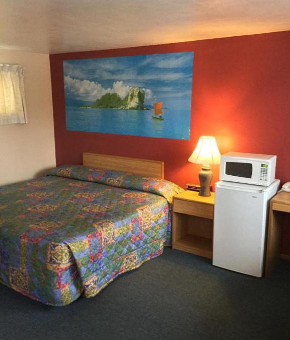 Neenah Hotel | Parkway Motel