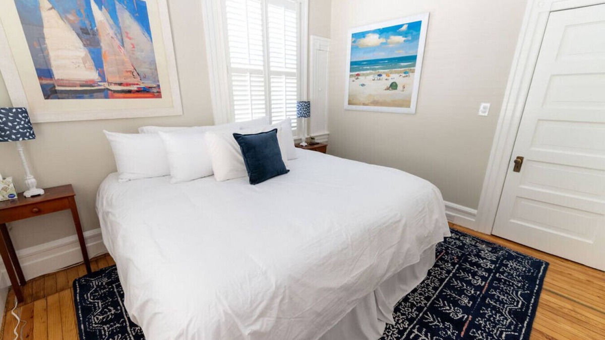 Edenton Bed & Breakfast | Parlay Room - Captain's Quarters Inn, Downtown Historic Edenton