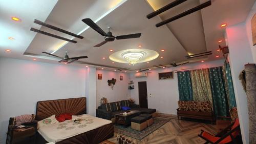 Allahabad Apartment | Parmanand Niwas Homestay