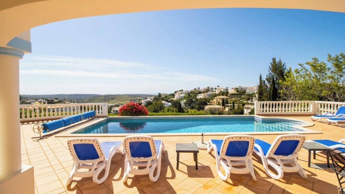 Budens Villa | Parque da Floresta villa 209 with pool on golf resortn