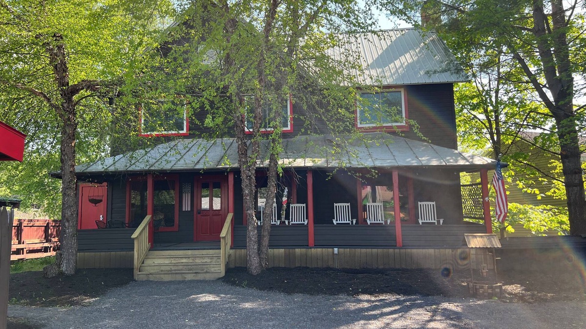 Inlet Cabin | Parquet House - A charming 8 Bedroom waterfront property ~ in the heart of Inlet