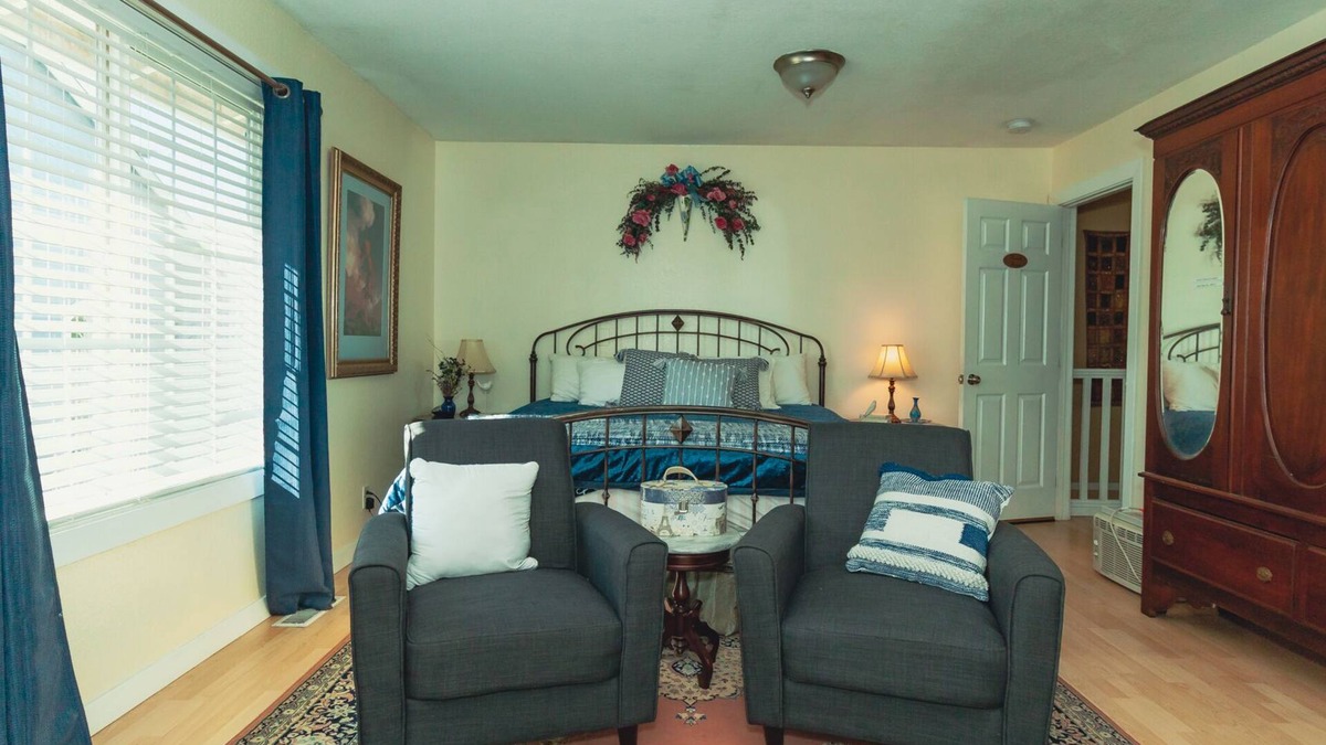 Yelm Bed & Breakfast | Parrish Room at BNB