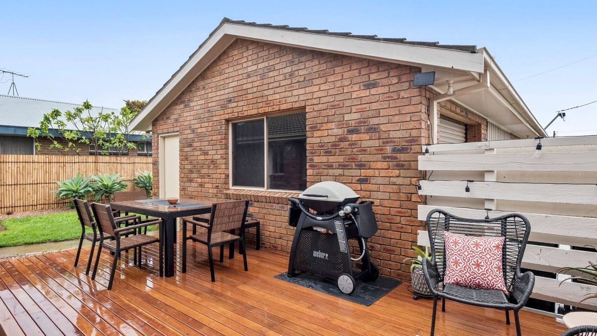 Portarlington House | Parrwang Rest - Renovated cosy unit in a Serene Location.