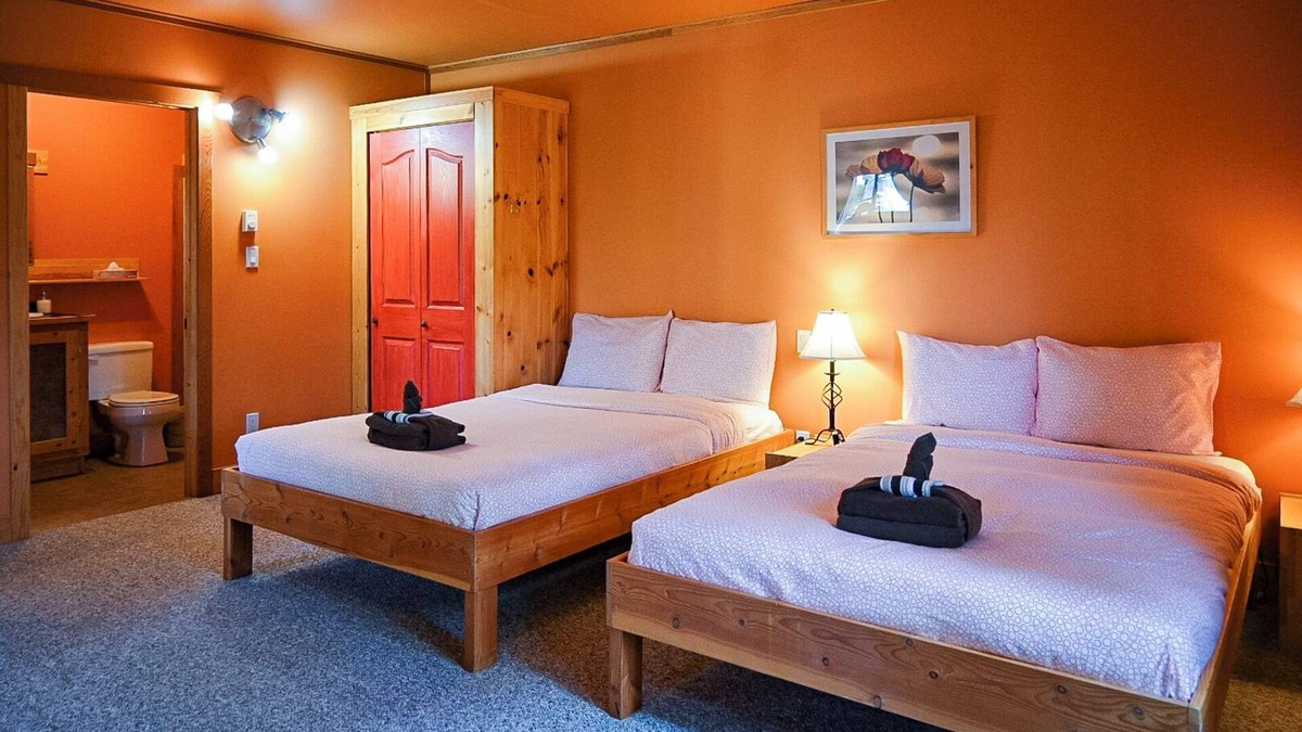 Parson Bed & Breakfast | Parson Cabins - Emerald Chalet