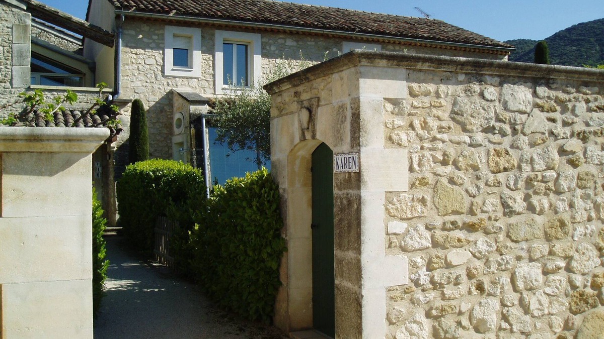 Maubec House | Part of Résidence Lou Boulidou, former vineyard, now unique vacation rentals.