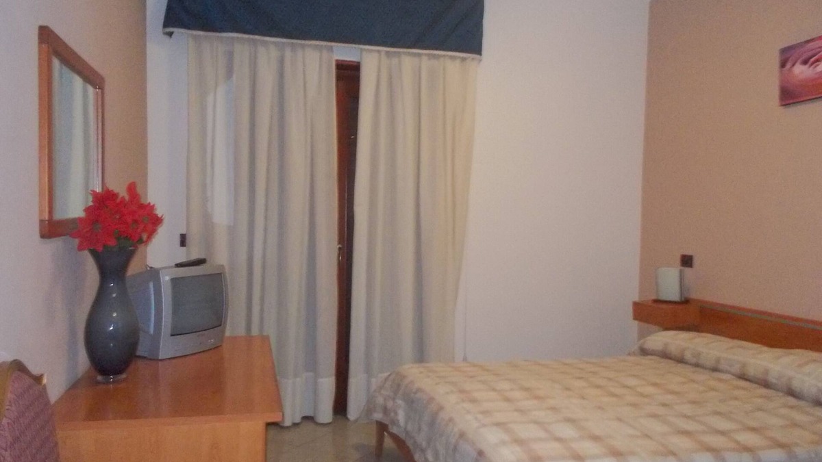 Ospedaletto D'Alpinolo Hotel | PARTNER ROOM - ROYAL HOTEL