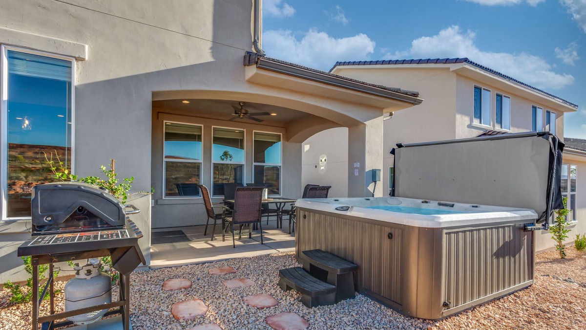 Washington House | Paseos 1141 | Private Hot Tub, Basketball Arcade, Ping Pong, Foosball, and More!