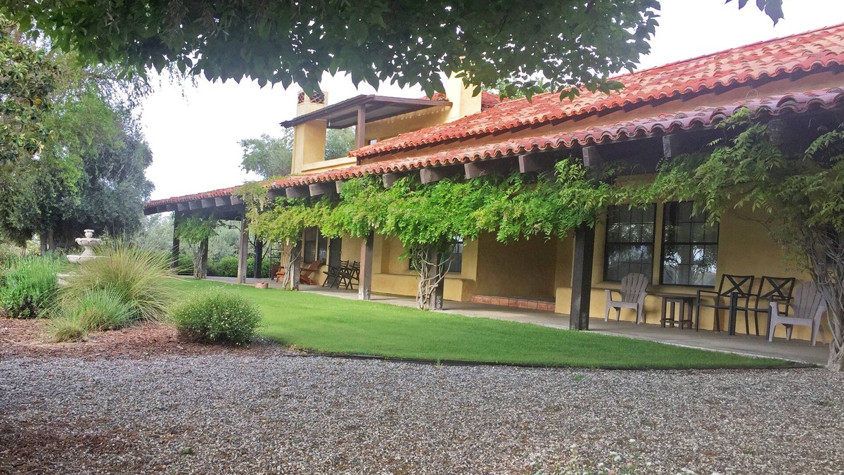 San Miguel House | Paso Robles Wine Country-Silver Owl Vineyard with Private Pool