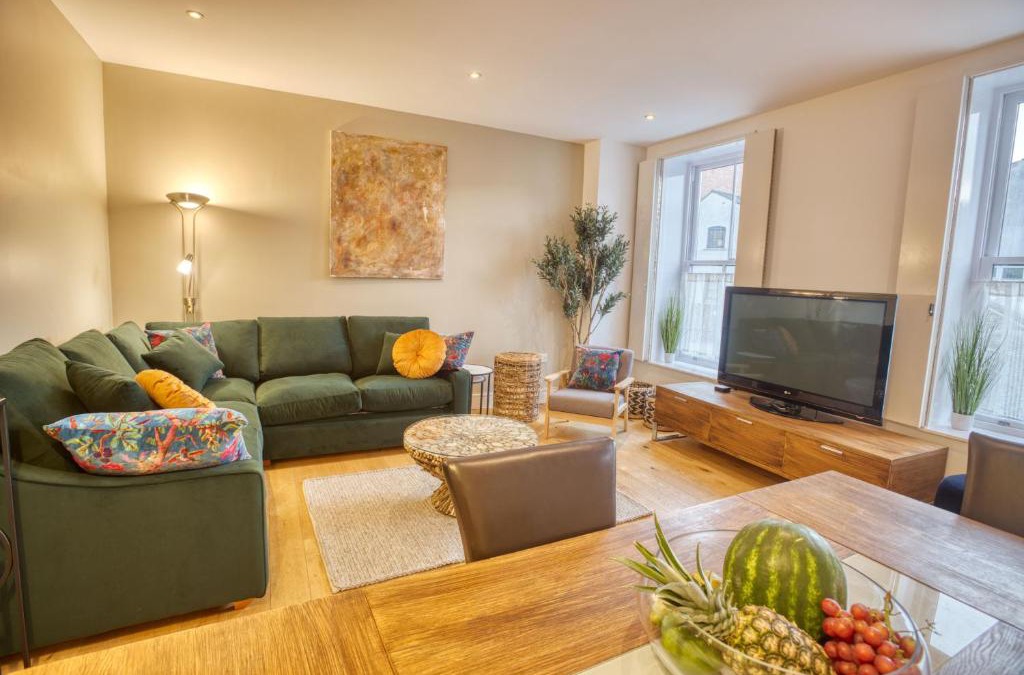 Lincoln House | Pass the Keys Centrally Located Apartment
