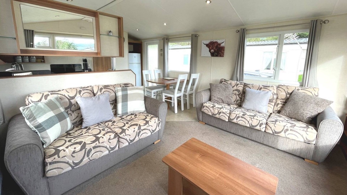 Beattock House | Pass the Keys | Charming and Cosy Holiday Home in Beautiful Park