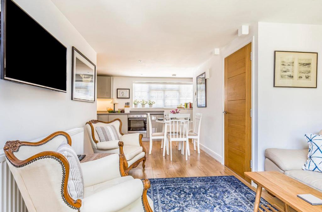 Funtington House | Pass the Keys Charming Cottage with Garden