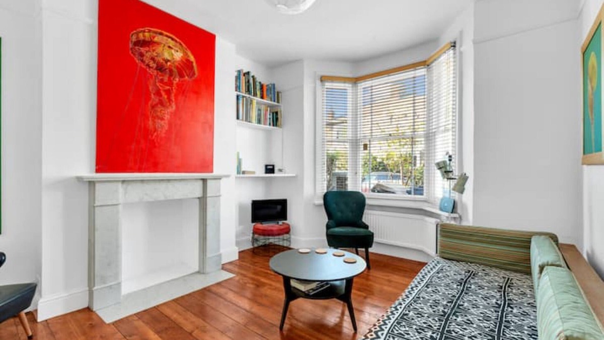 South Acton House | Pass the Keys Charming Victorian 2-Bed House with Artistic Flair in Acton | Ideal for Families and Groups | Excellent Transport Links