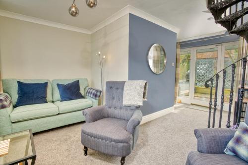 Thorpe On The Hill House | Pass the Keys Cosy Hideaway in the Countryside