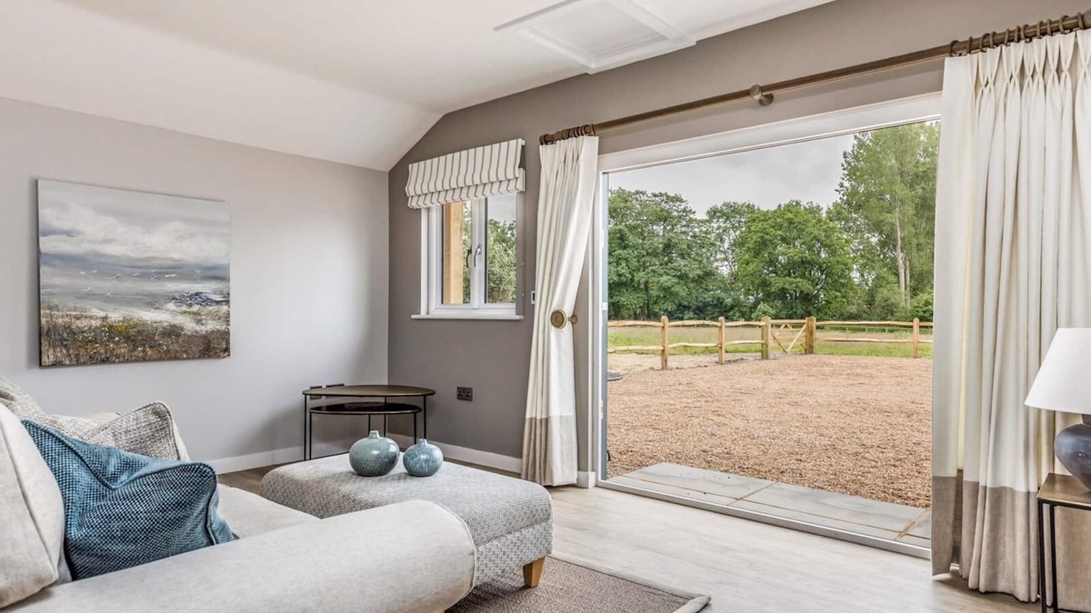 Funtington Apartment | Pass the Keys | Delightful 1 bed lodge in South Downs village