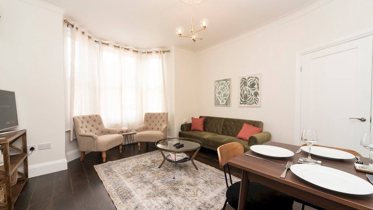 Blackheath House | Pass the Keys | Elegant & Modern 2 Bed Flat Near Greenwich Park