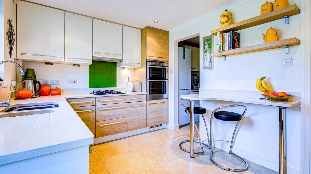 Barling House | Pass the Keys | Beautiful house in Thorpe Bay