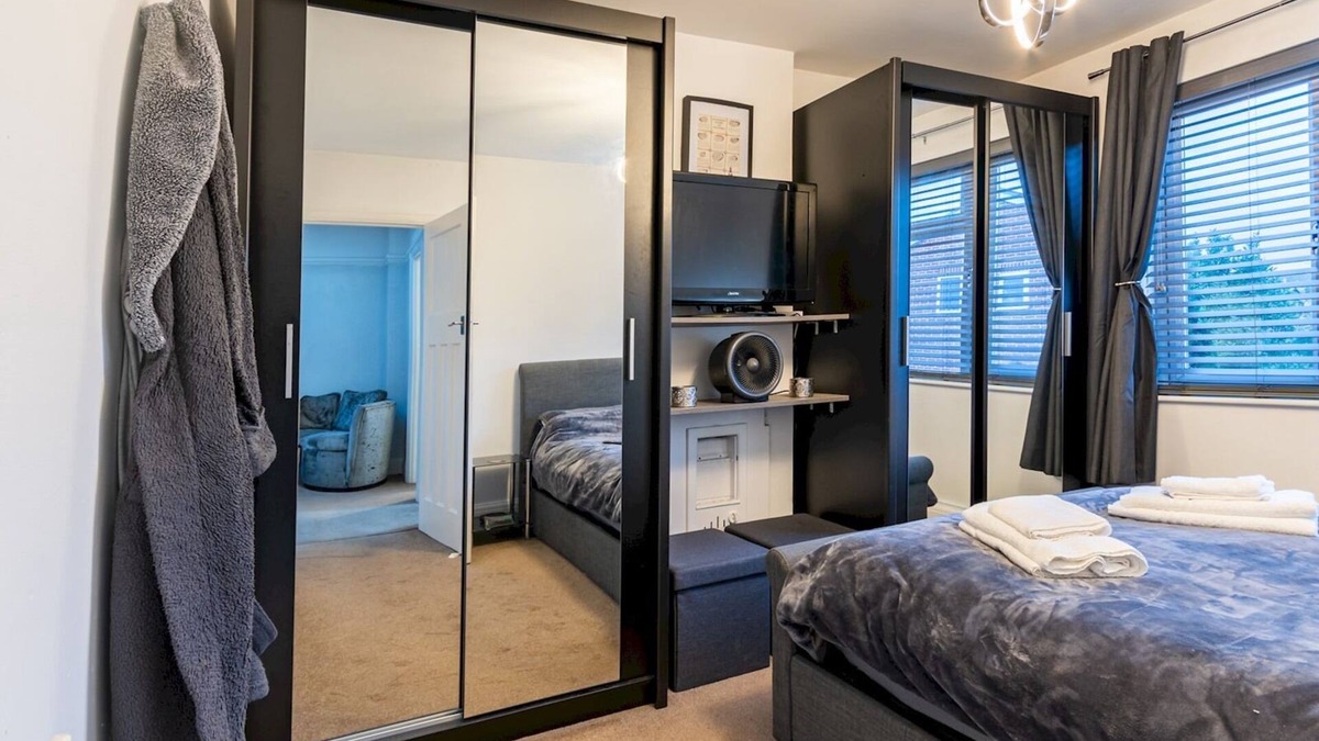 Leigh-on-Sea Apartment | Pass the Keys | Cosy Flat in Leigh