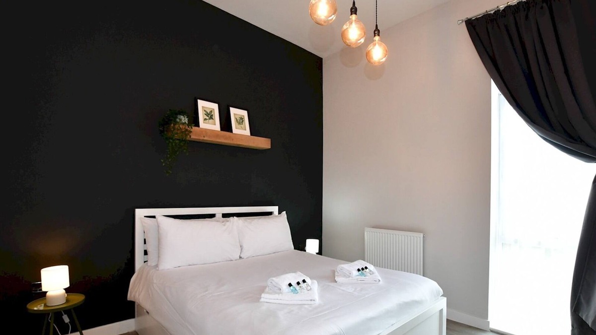 Old St Mellons Apartment | Pass the Keys | Modern 1-Bed w/Free Parking+Peaceful Cardiff Stay