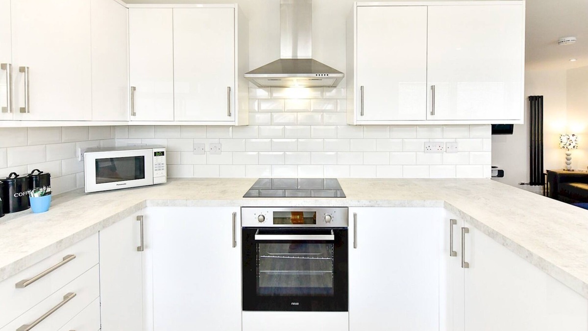 Killay House | Pass the Keys | Newly Renovated Bungalow - Stunning views of Gower