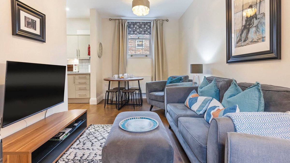 York House | Pass the Keys | No. 4 - Oak Tree Cottage