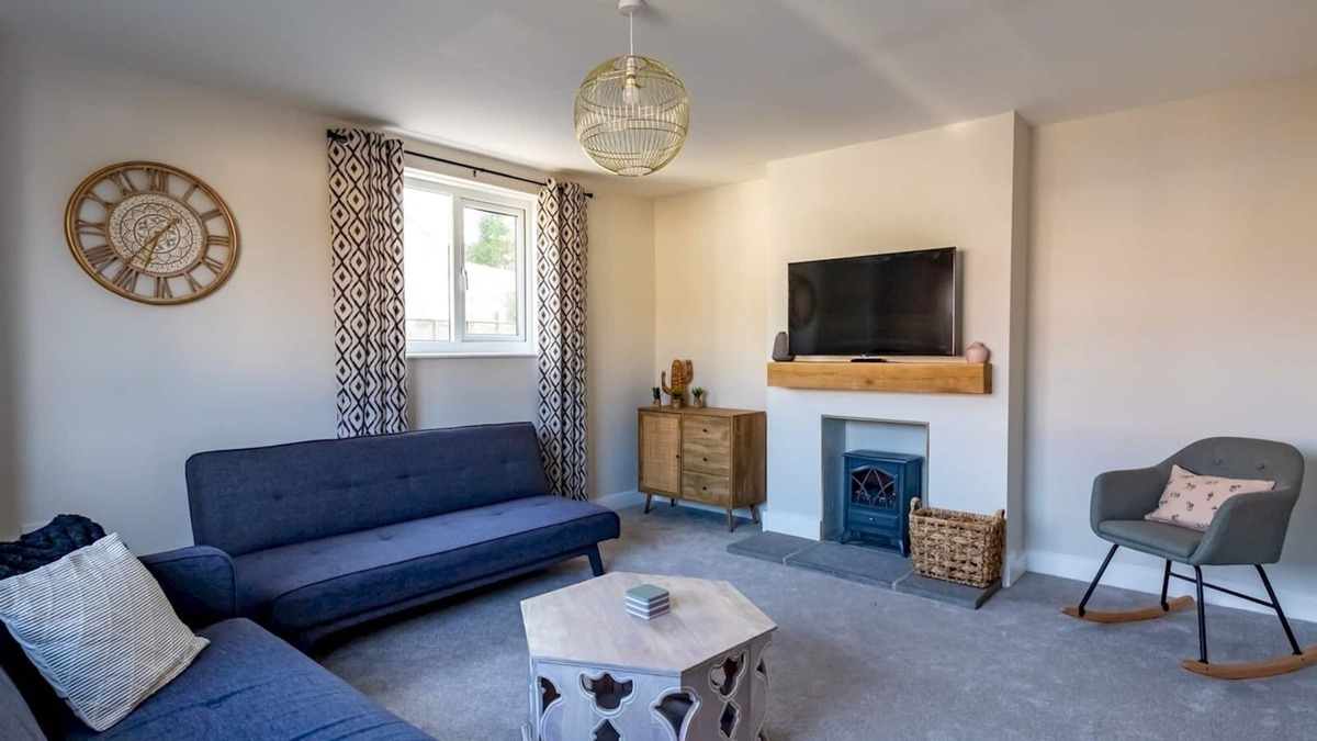 Bridgwater House | Pass the Keys | Stunning 3 Bedroom Home with Free Parking