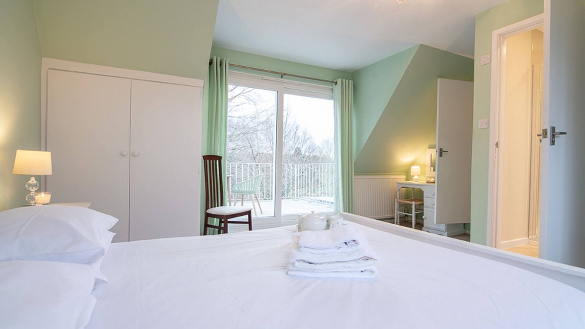 Inkberrow House | Pass the Keys | The Brook a fresh house with a unique outlook