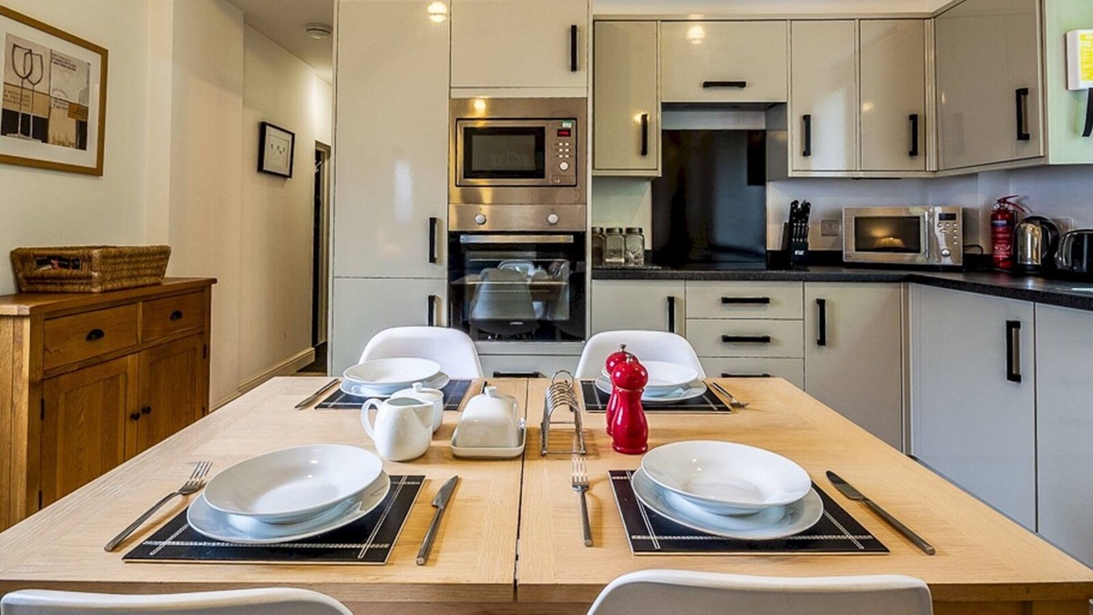 Farringdon House | Pass the Keys | Welcoming 2 bed holiday home in secluded Devon