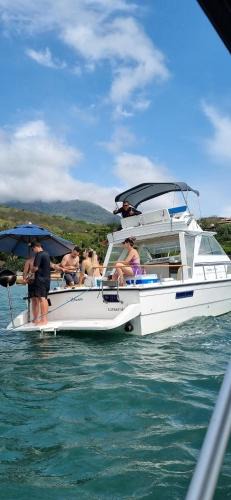 Centro Comercial Boat Rental | Passeio de Lancha em Ilhabela